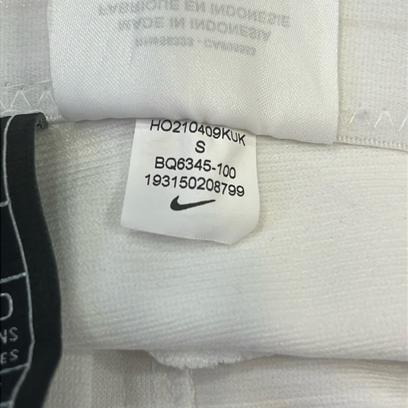 Nike Men’s White Baseball Pants with Black Swoosh - Picture 9 of 9